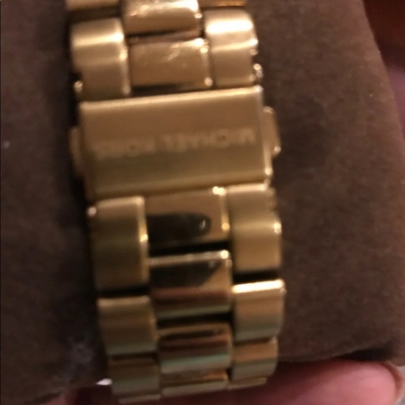 MK watch main image 5